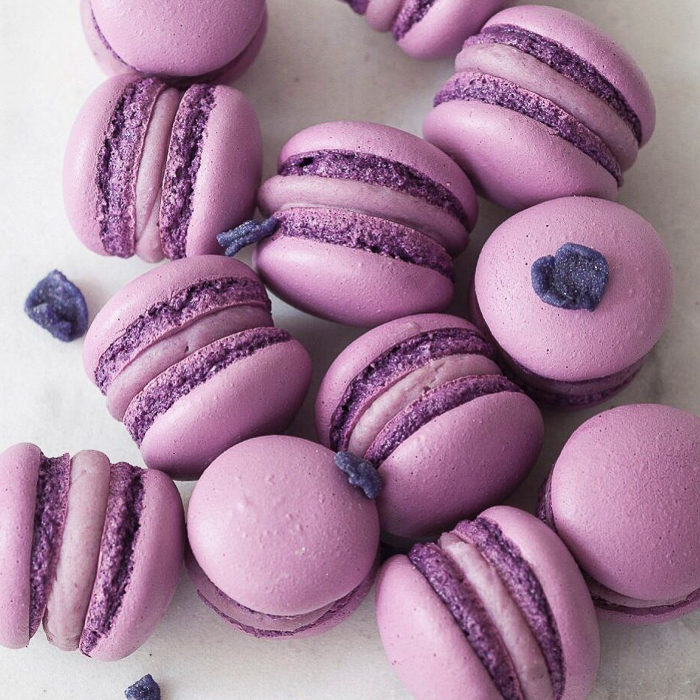 immagine macaron alla viola