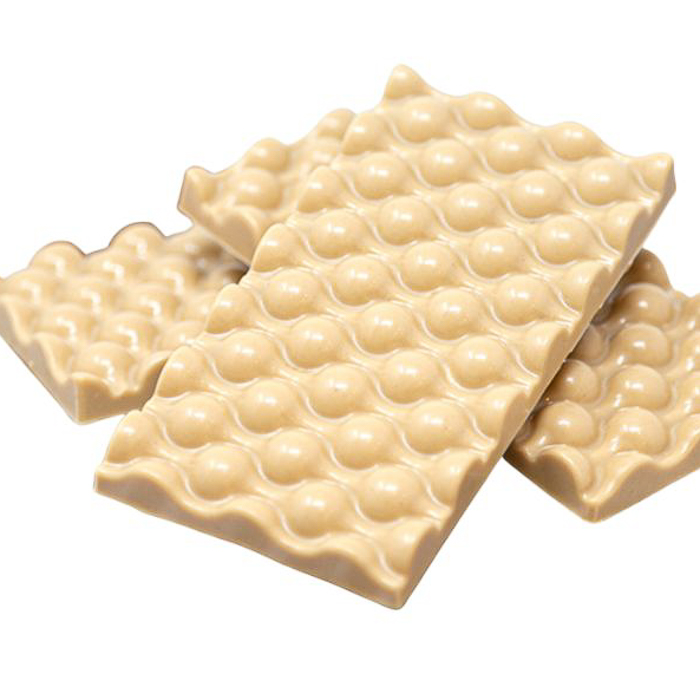 immagine cioccolato bianco con nocciole irca